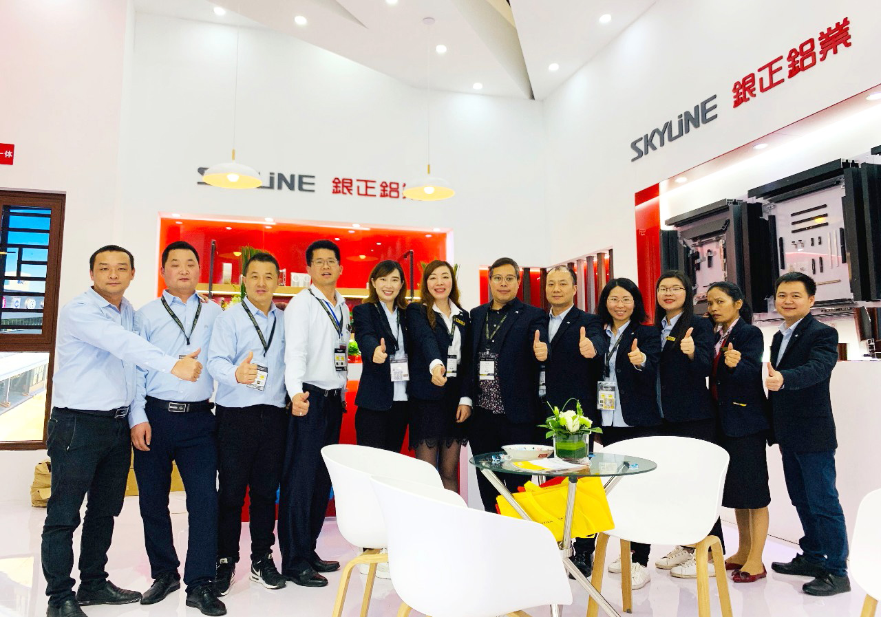 銀正鋁業(yè)銷售團隊風(fēng)采.jpg
